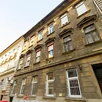 Galerie Vibes In Josika Street By Nw